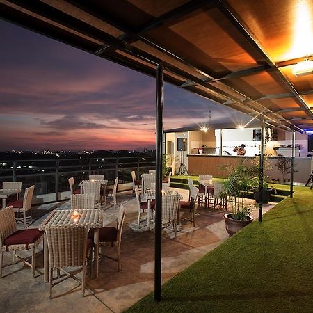 Yellow Star Gejayan Hotel Yogyakarta Kültér fotó