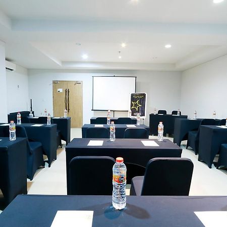 Yellow Star Gejayan Hotel Yogyakarta Kültér fotó
